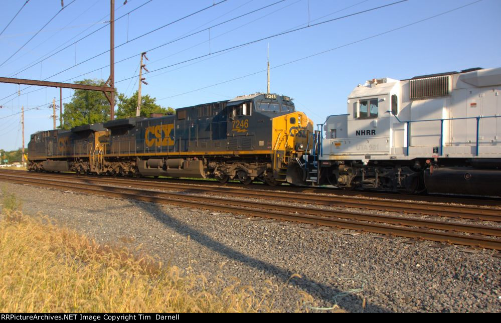 CSX 7246 on M404